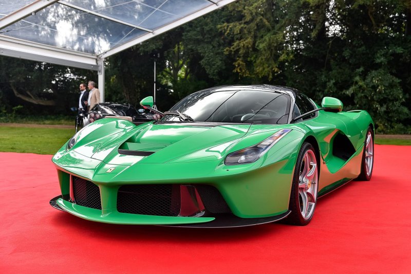 LAFERRARI зеленая