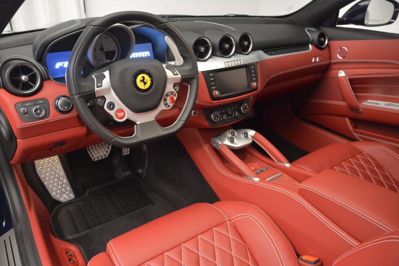 Ferrari FF руль