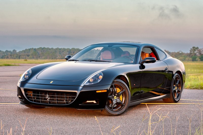 Ferrari 612 Scaglietti and babes