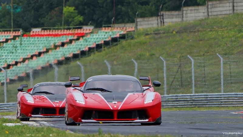 Ferrari трековая