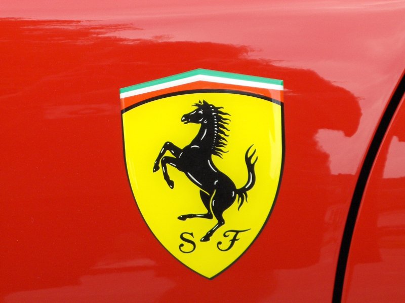 Ferrari значок