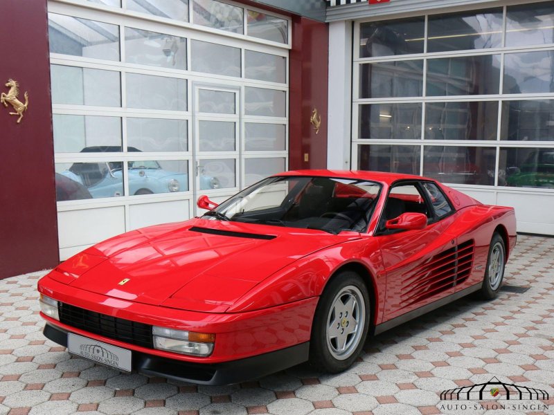 Ferrari Testarossa серая