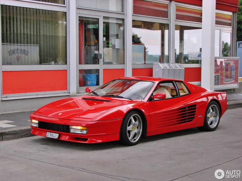 Машина Ferrari Testarossa