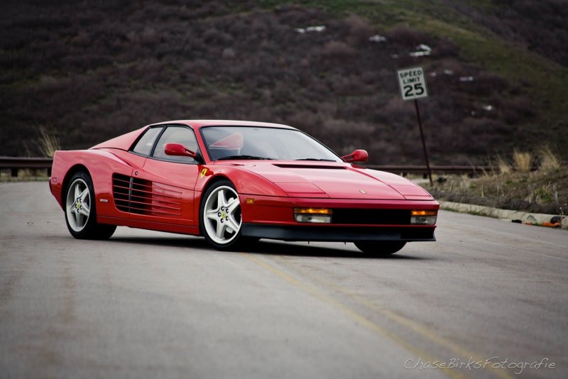 Машина Ferrari Testarossa