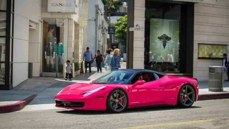 Феррари 458 Italia розовая