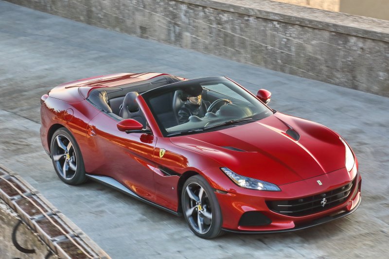 Ferrari Portofino и телки