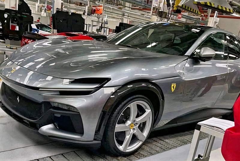 Кроссовер Ferrari Purosangue 2020