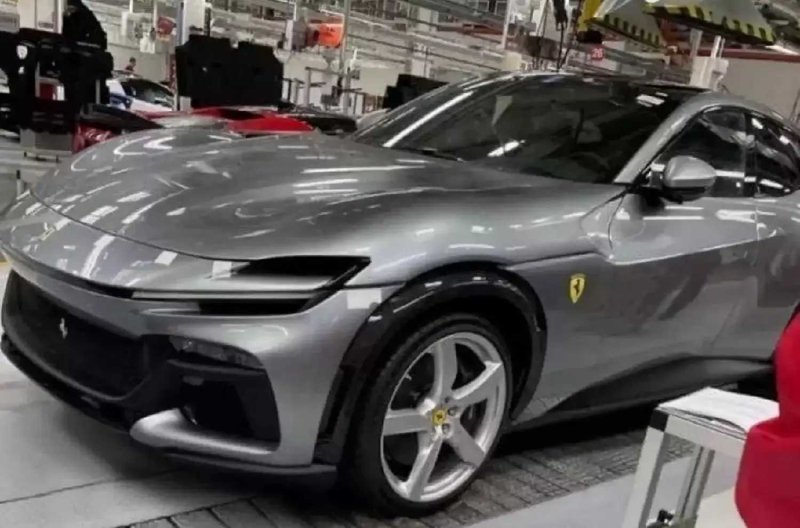 Кроссовер Ferrari Purosangue 2020