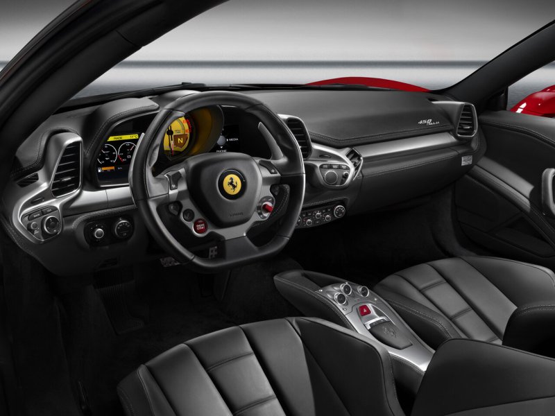 Ferrari 458 Italia салон