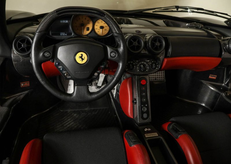 Ferrari Enzo салон