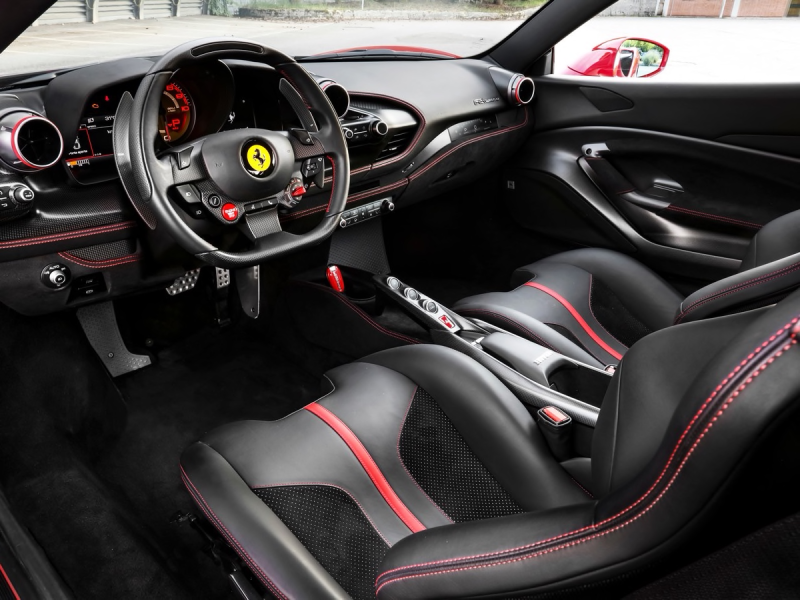 Ferrari f8 2020 салон