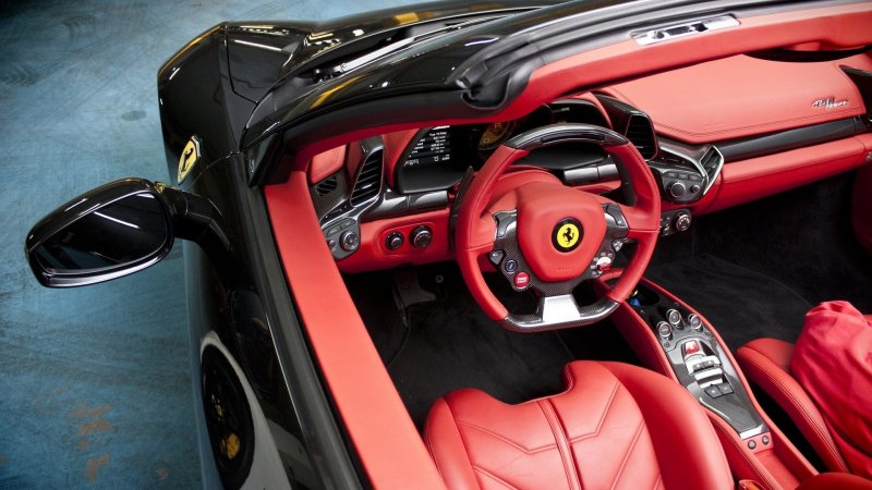 Ferrari f90 салон