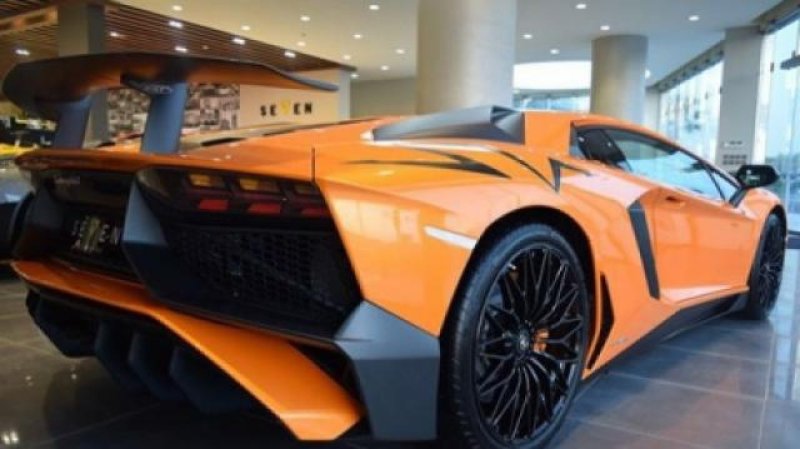 Lamborghini Aventador lp600