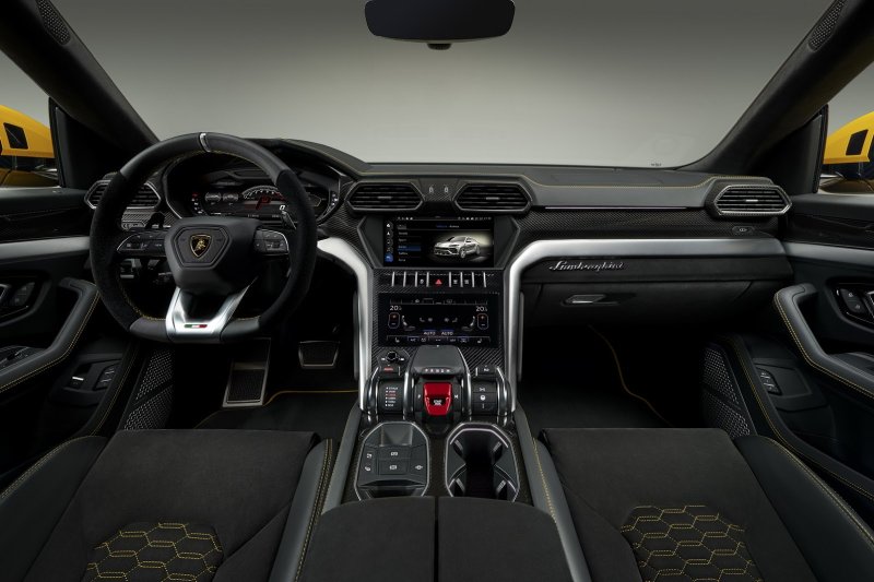 Lamborghini Urus 2020 салон