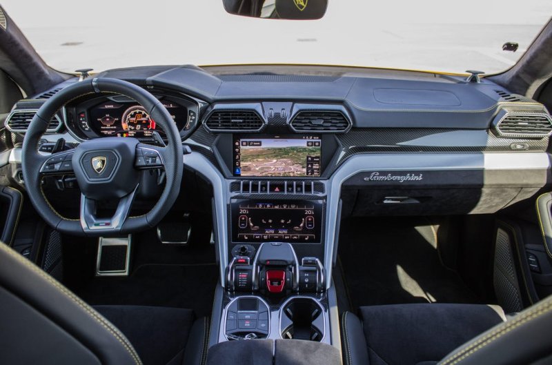 Lamborghini Urus 2019 салон