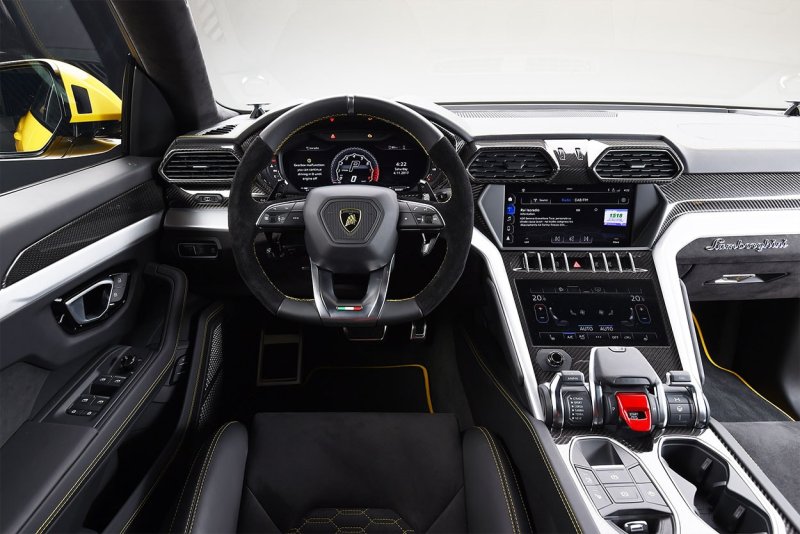 Lamborghini Urus 2019 салон