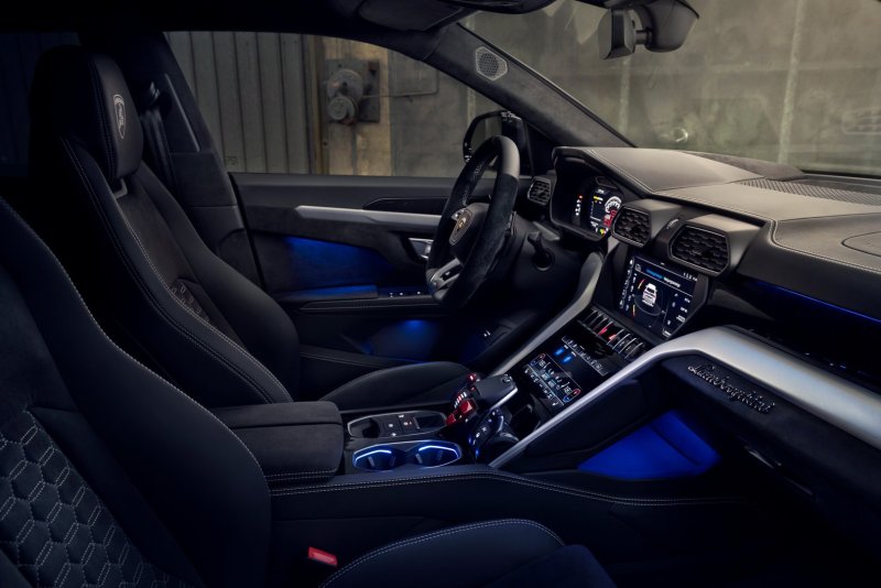 Lamborghini Urus 2019 салон