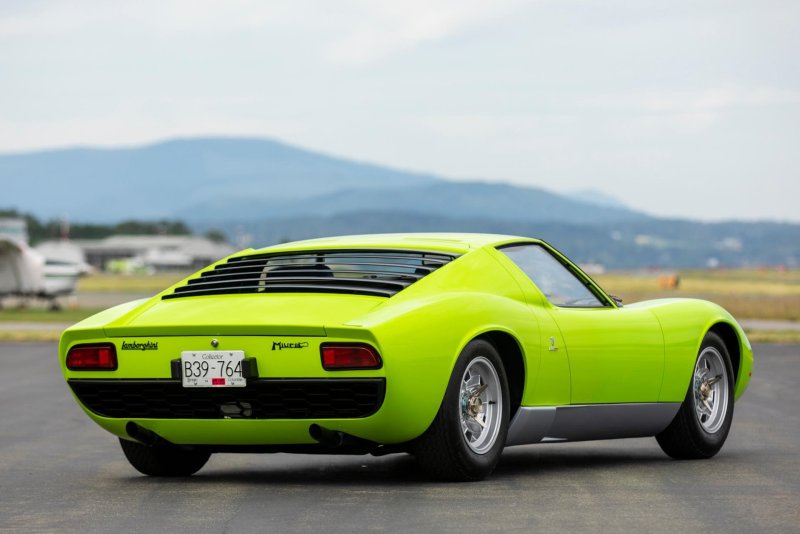 Lamborghini Miura p400