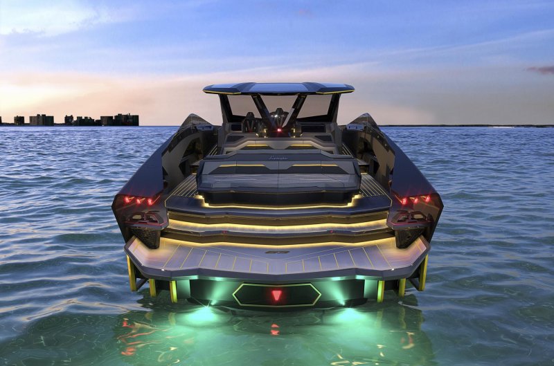 Lamborghini 63 яхта