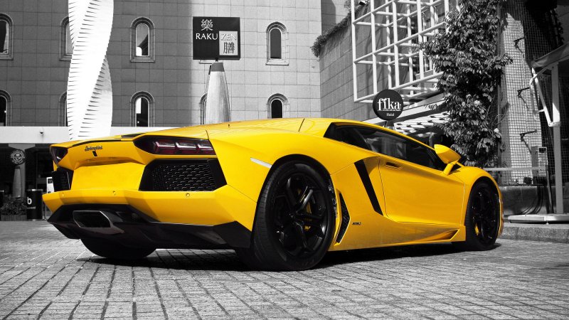 Lamborghini Aventador желтый