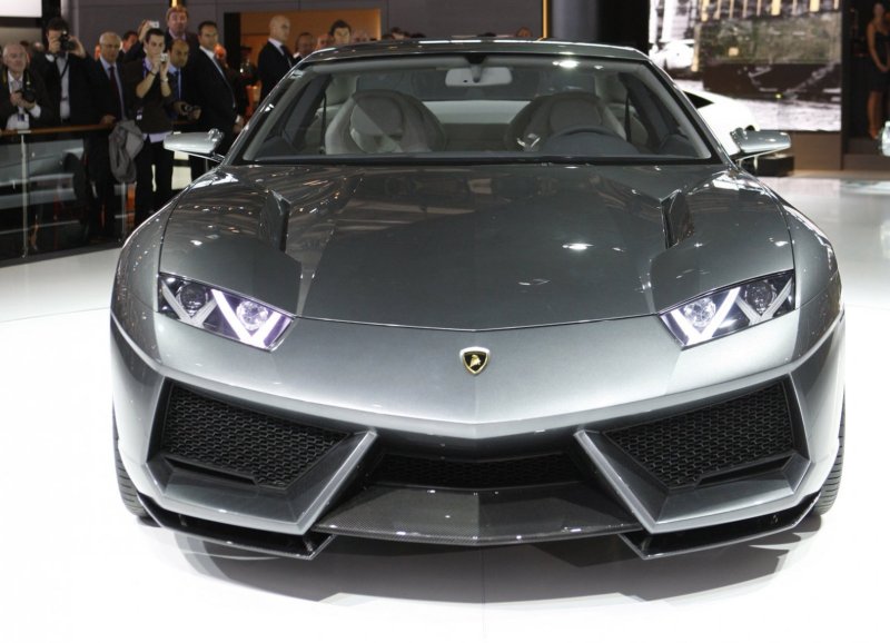 Lamborghini estoque sedan