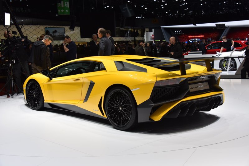 Lamborghini Aventador SV 2015