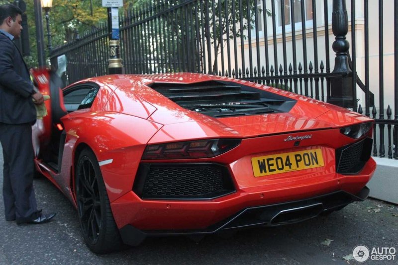 Порноо в Lamborghini Aventador LP 700