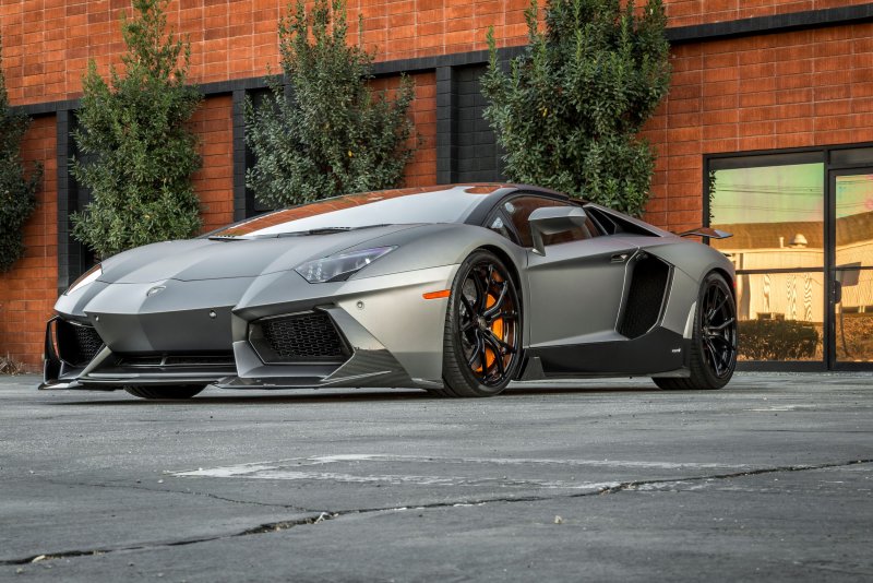 Lamborghini Aventador lp700-4 серый