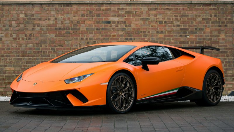 Lamborghini Huracan Performante оранжевая