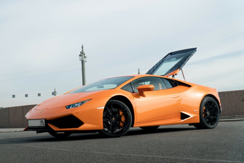Lamborghini Huracan оранжевая