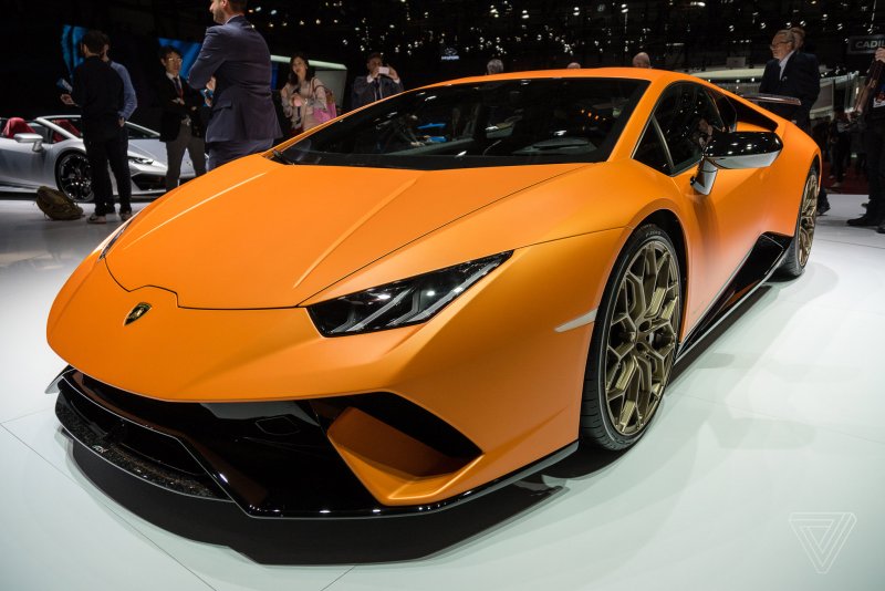 Lamborghini Huracan 2020 оранжевый