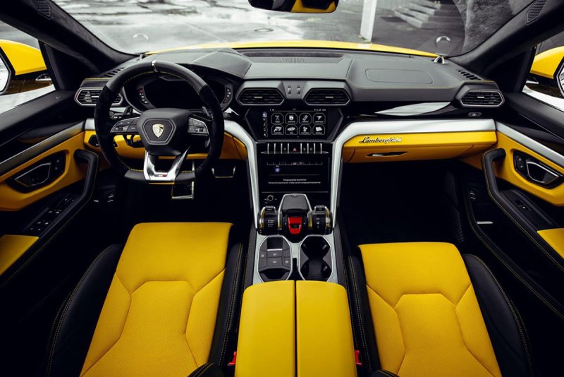 Lamborghini Urus 2020 салон