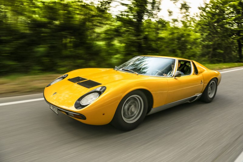 Lamborghini Miura первая модель