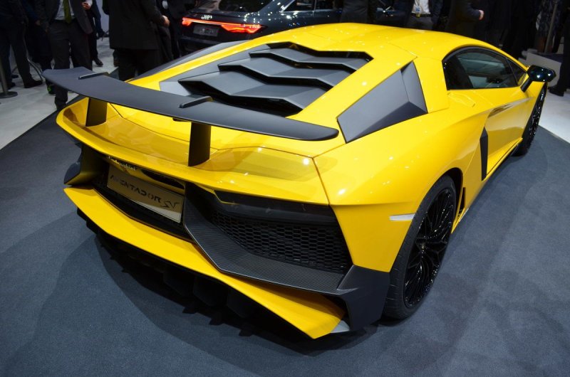 Lamborghini Aventador SV Yellow