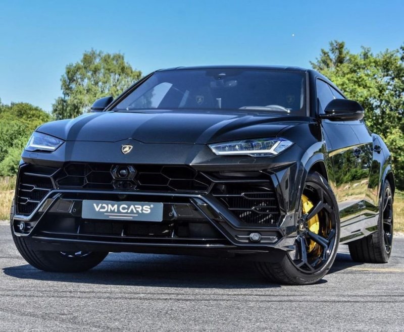 Lamborghini Urus v12