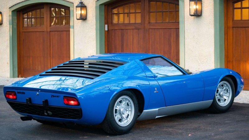 Lamborghini Miura SV