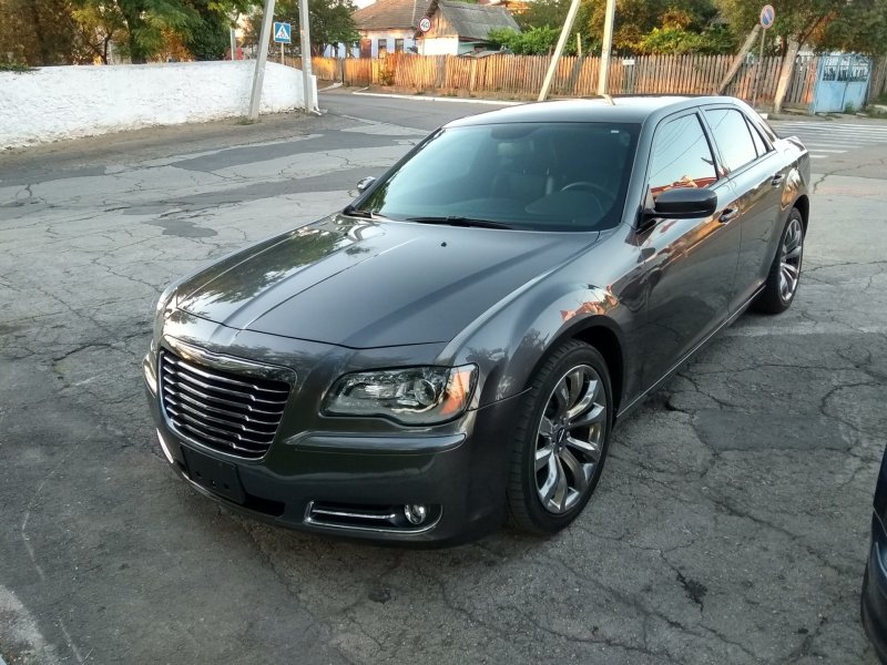 Chrysler 300 2021