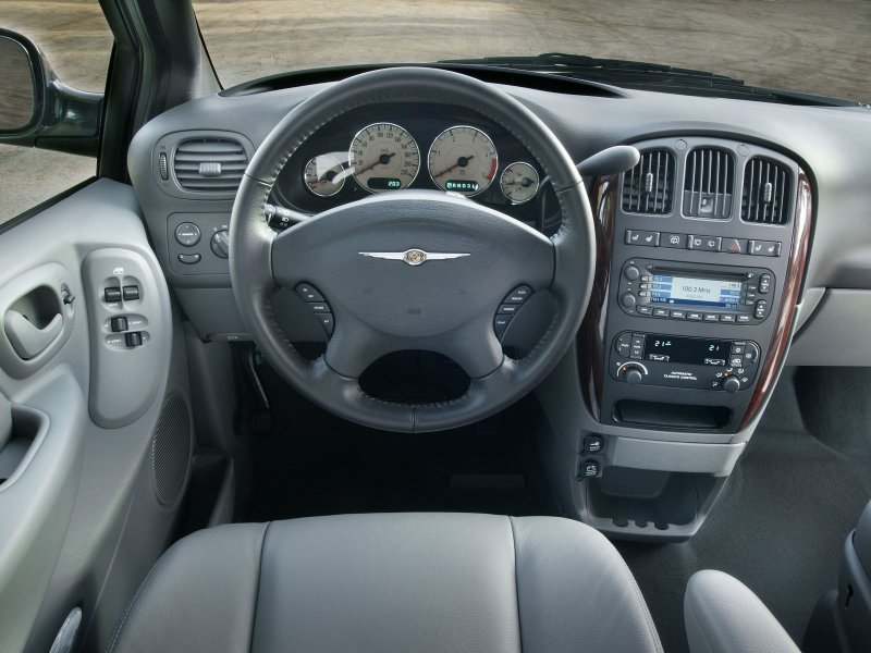 Chrysler Grand Voyager 2004 салон