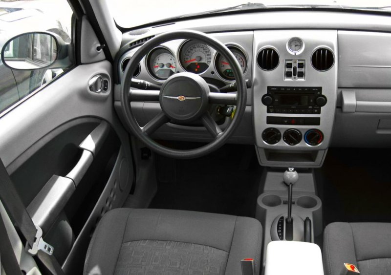 Chrysler pt Cruiser 2001 Interior