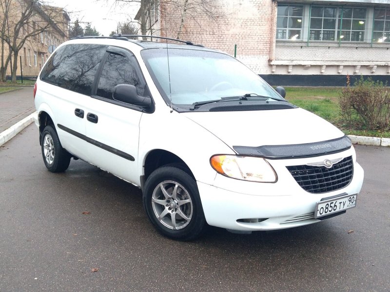 Chrysler Voyager 2001 года