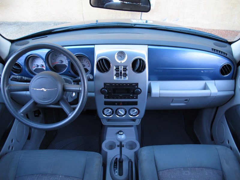 Chrysler pt Cruiser 2001 Interior