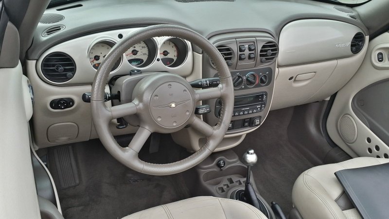 Chrysler pt Cruiser 2001 Interior