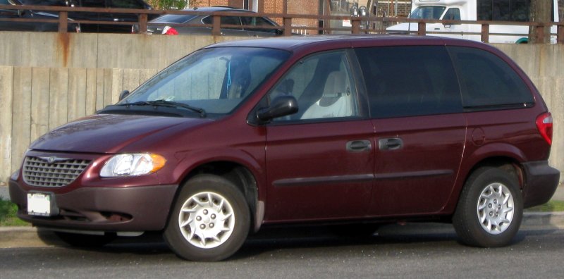 Chrysler, модель: Voyager 2001