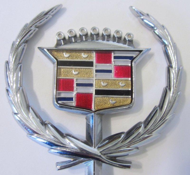 Знак автомобиля Кадиллак