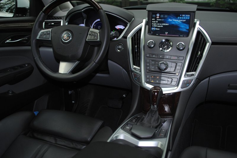 Cadillac SRX 2011 салон