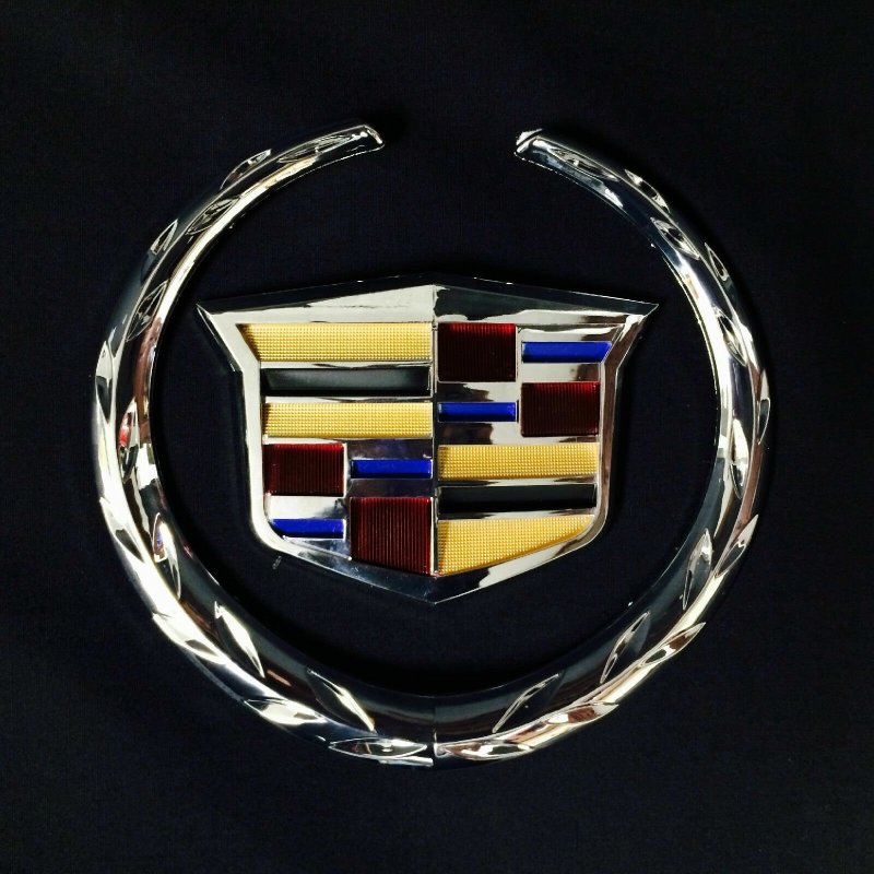 Cadillac Escalade значок