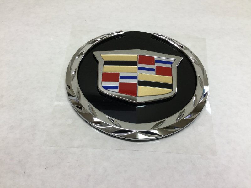 Эмблема Cadillac Escalade 1999