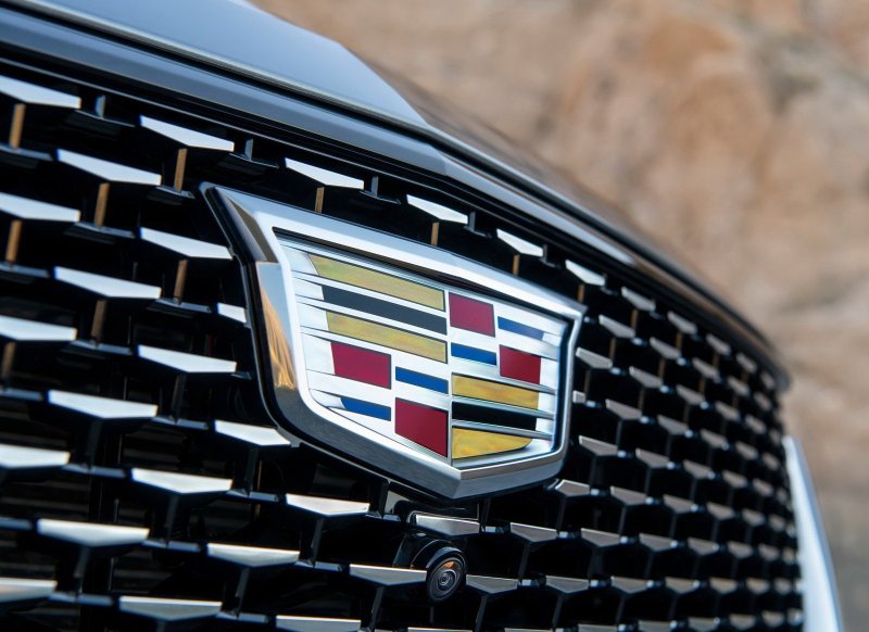Cadillac Escalade значок