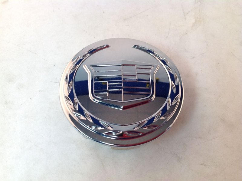Cadillac Escalade 2005 значок