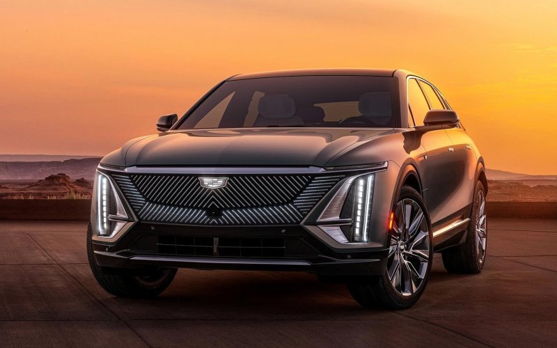 Кроссоверы Cadillac 2023